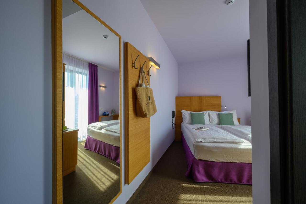 Active & Family Hotel Gioiosa Riva del Garda Esterno foto