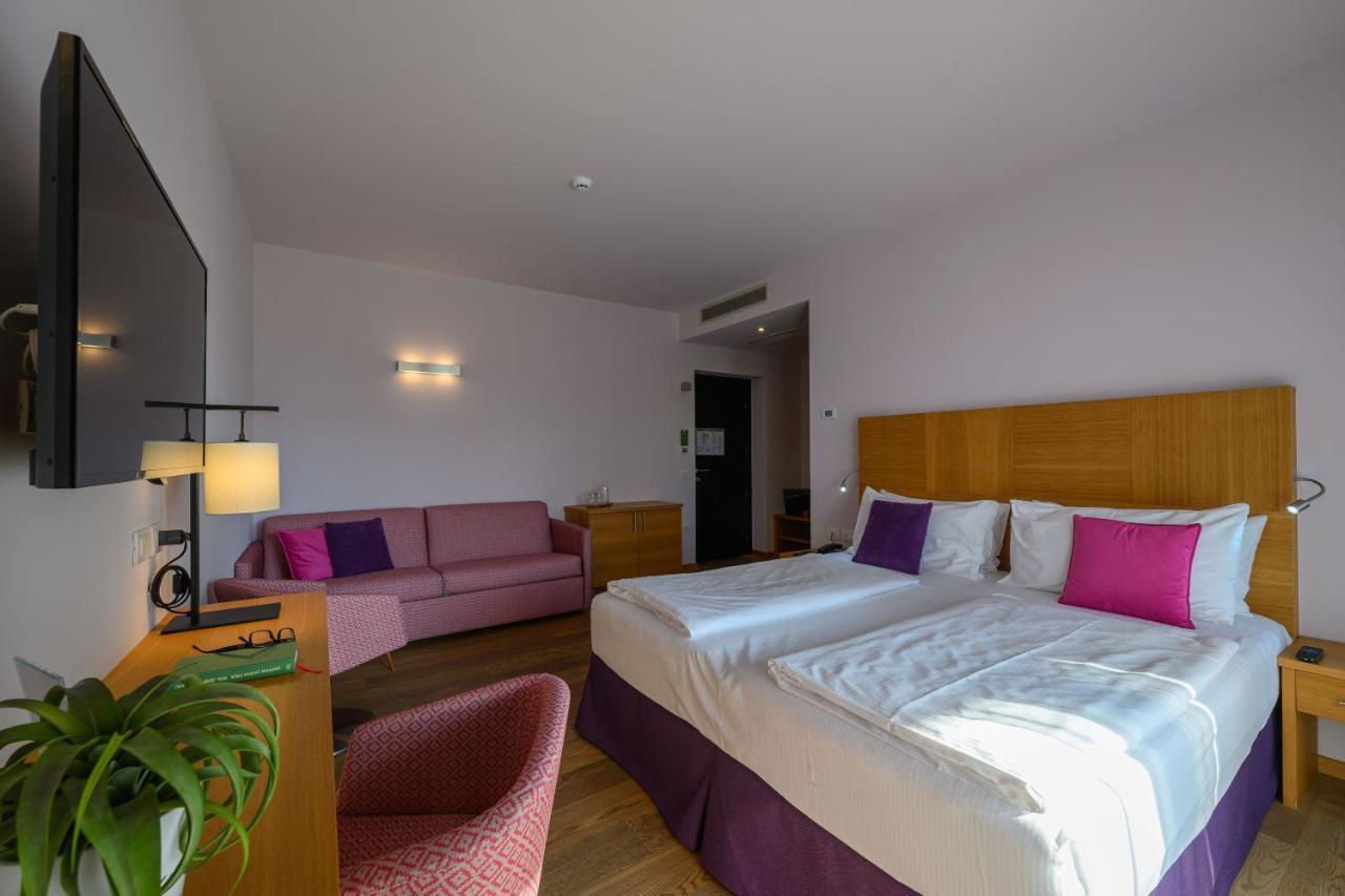 Active & Family Hotel Gioiosa Riva del Garda Esterno foto