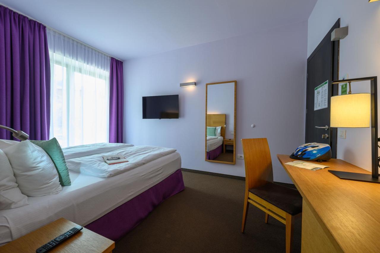 Active & Family Hotel Gioiosa Riva del Garda Esterno foto