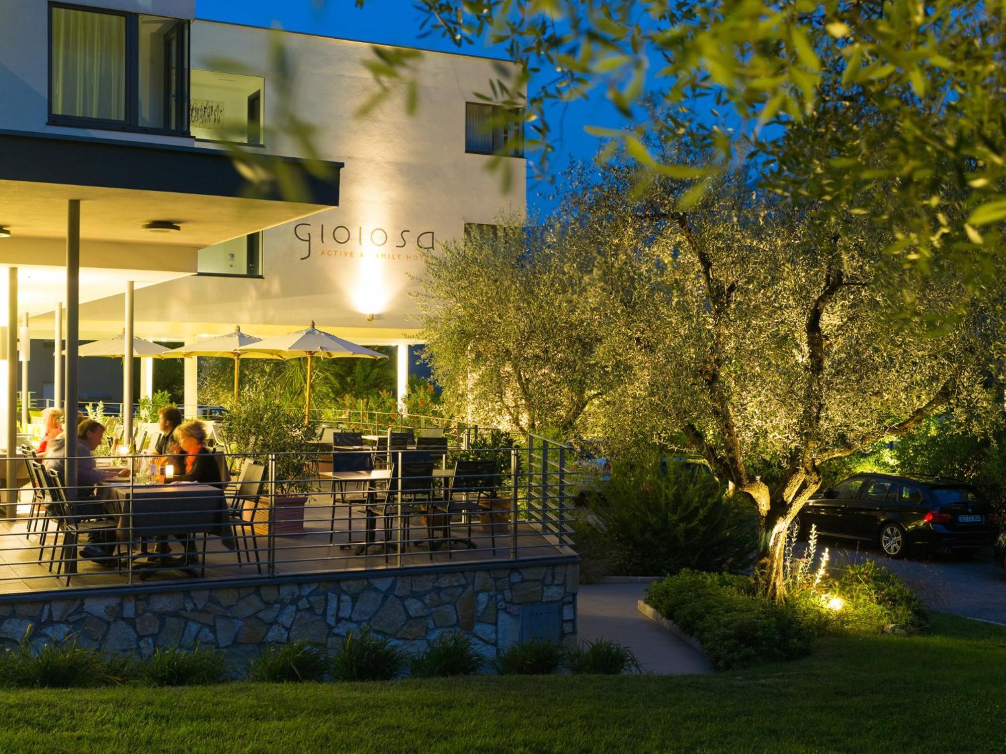 Active & Family Hotel Gioiosa Riva del Garda Esterno foto