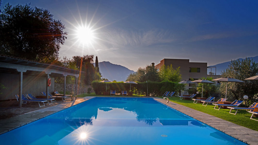 Active & Family Hotel Gioiosa Riva del Garda Esterno foto