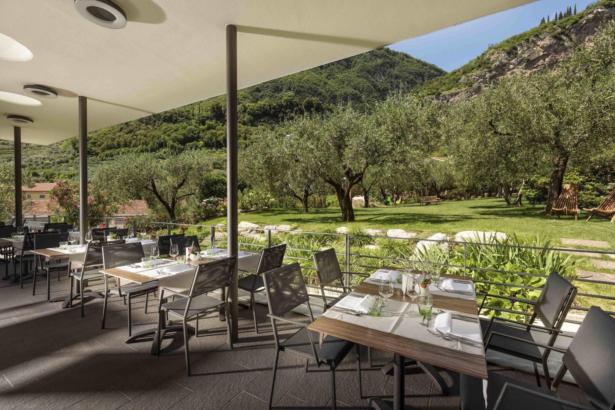 Active & Family Hotel Gioiosa Riva del Garda Esterno foto